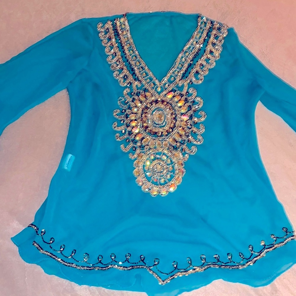 NWT Howe gorgeous tunic with one of a kind designs